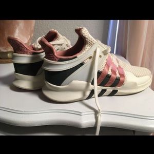 Women’s sneakers